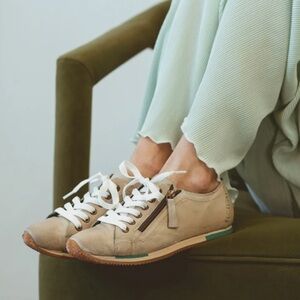 Roan Maudt Beige Leather Suede Teal Tennis Shoe Women’s Size 8